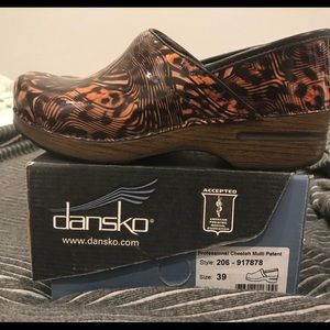 New Dansko professional clog 39